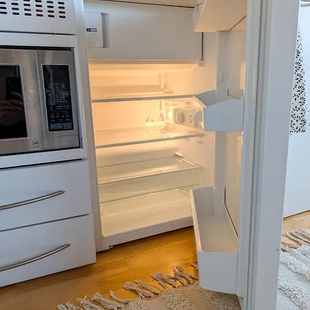 Private With Bathroom And Kitchen, Location Apartamento *