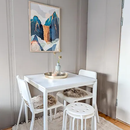 Apartment Private With Bathroom And Kitchen, Location *