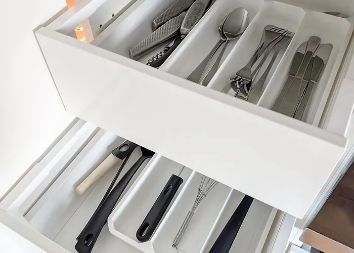 Private With Bathroom And Kitchen, Location *