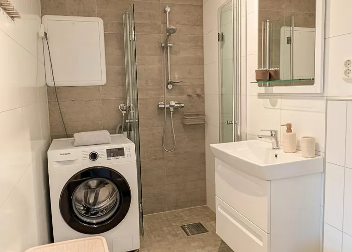 Private With Bathroom And Kitchen, Location Apartamento *