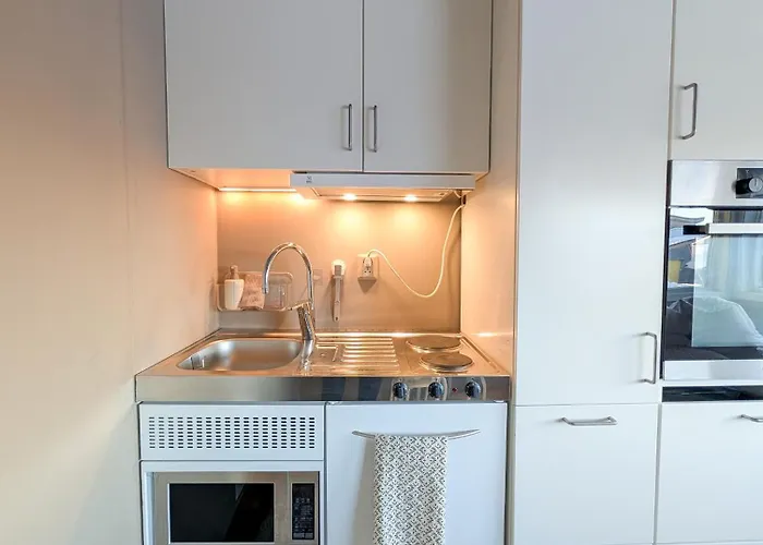 Private With Bathroom And Kitchen, Location Daire