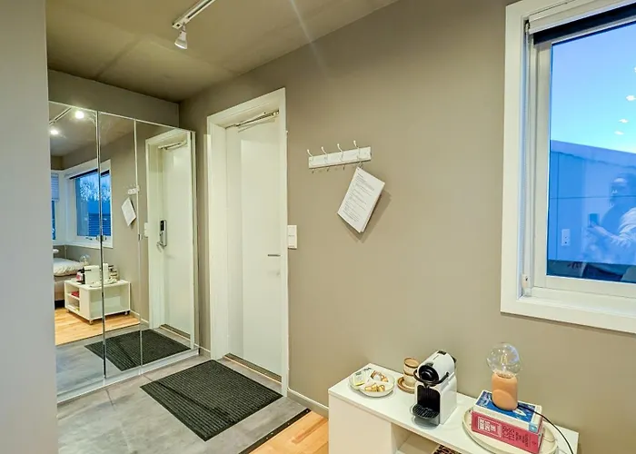 Private With Bathroom And Kitchen, Location *